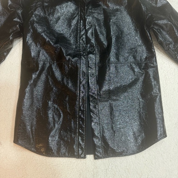 Aritzia Babaton Oversized Pelli Black Faux Shiny Leather Shirt Jacket Size Small - Picture 8 of 9